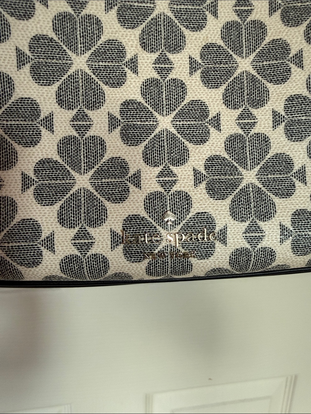 kate spade Cream and Gray Patterned Crossbody with Black Strap - Picture 2 of 11